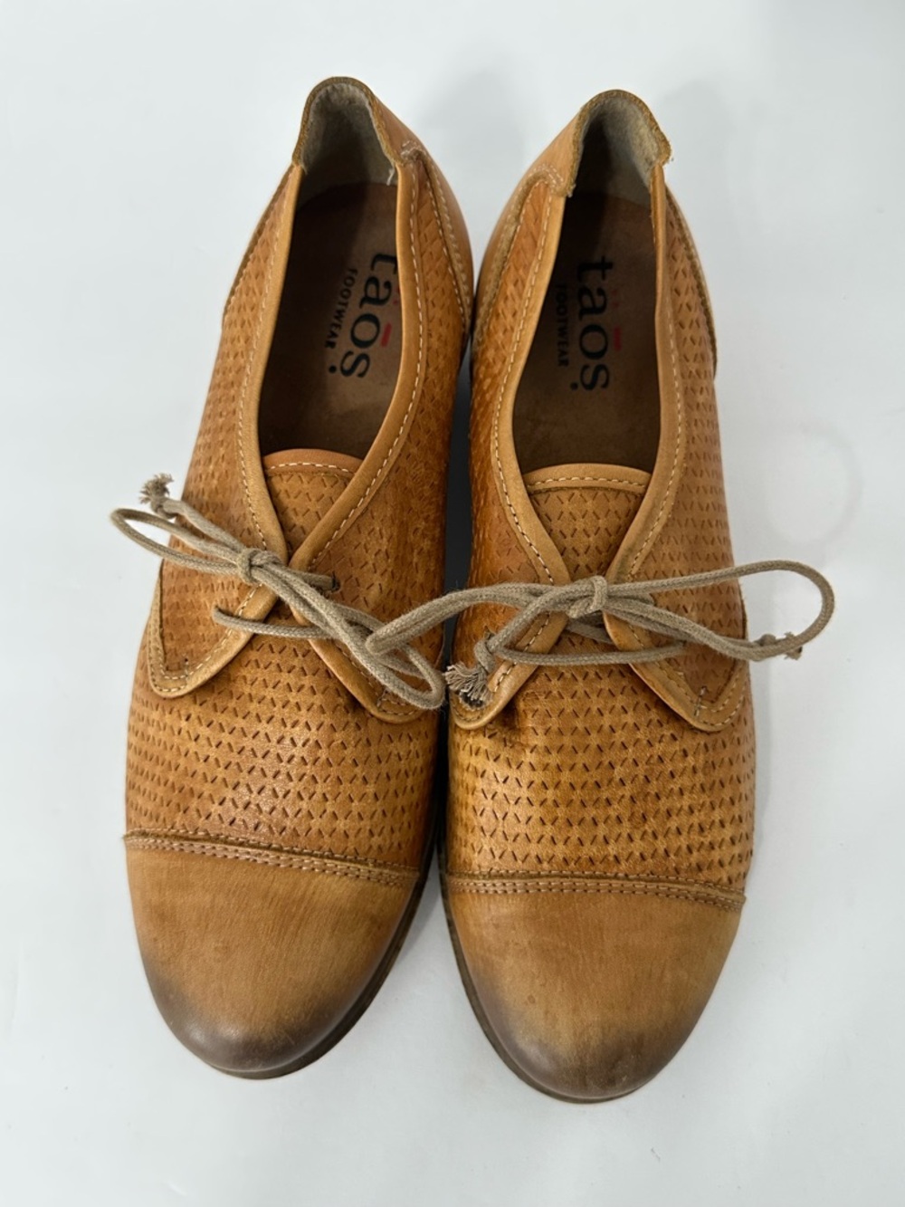 Taos Shoes Womens Size 39 Jiminy Casual Lace Up Oxford Flats Tan Leather Cap Toe - Picture 4 of 11